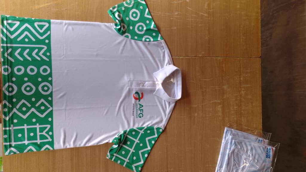 Polo brodé motifs traditionnels